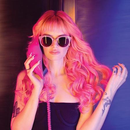 Quay x Benefit #QUAYXBENEFIT Shook Pink Sunglasses / Brown Flash Lenses